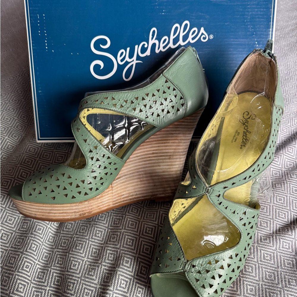 Seychelles Seafoam Leather Footwear